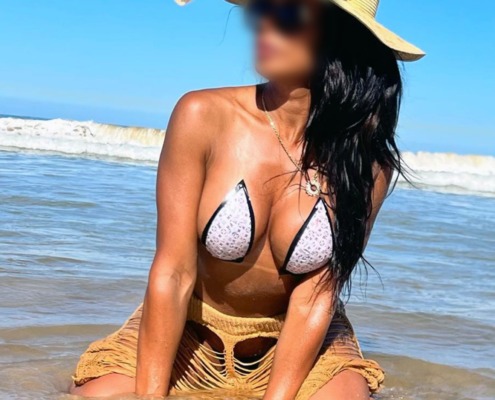 Hotesse Anaconda Paloma Club Adultes Happy Hour Massage 7