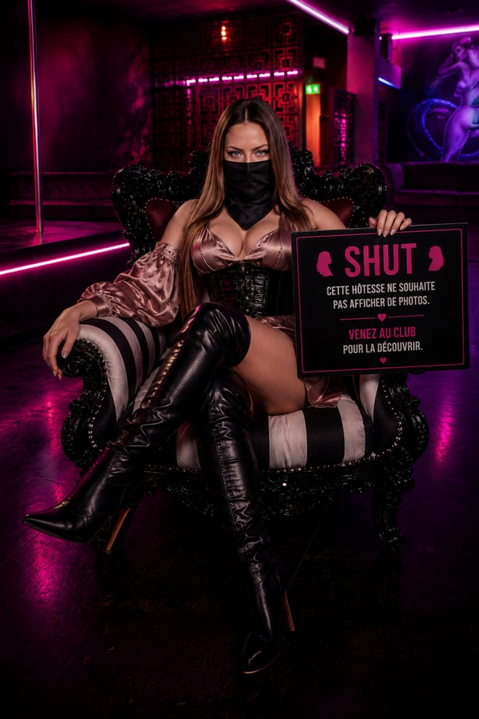 Hotesse Anaconda Tanya Club Adultes Happy Hour 1