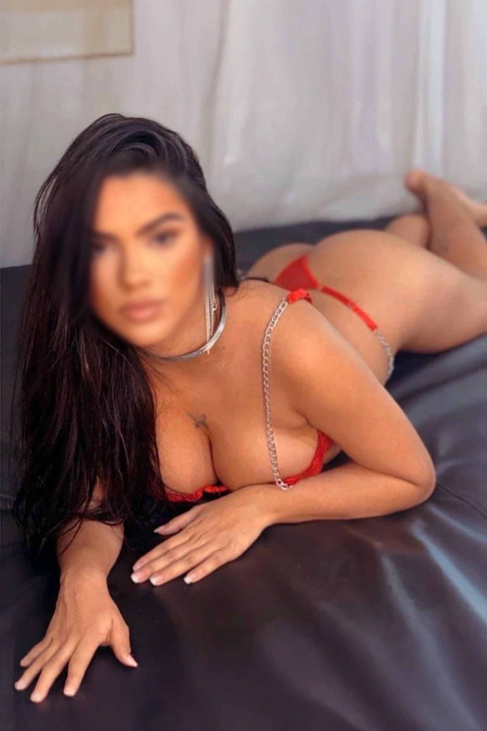 Hotesse Luna Club Anaconda Laidies Night Massage Lounge 4